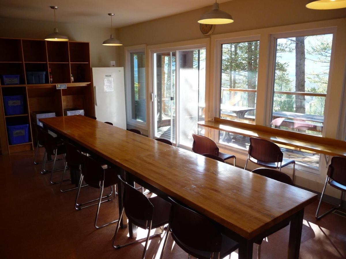 Canmore Alpine Hostel - Alpine Club Of Canada Екстер'єр фото