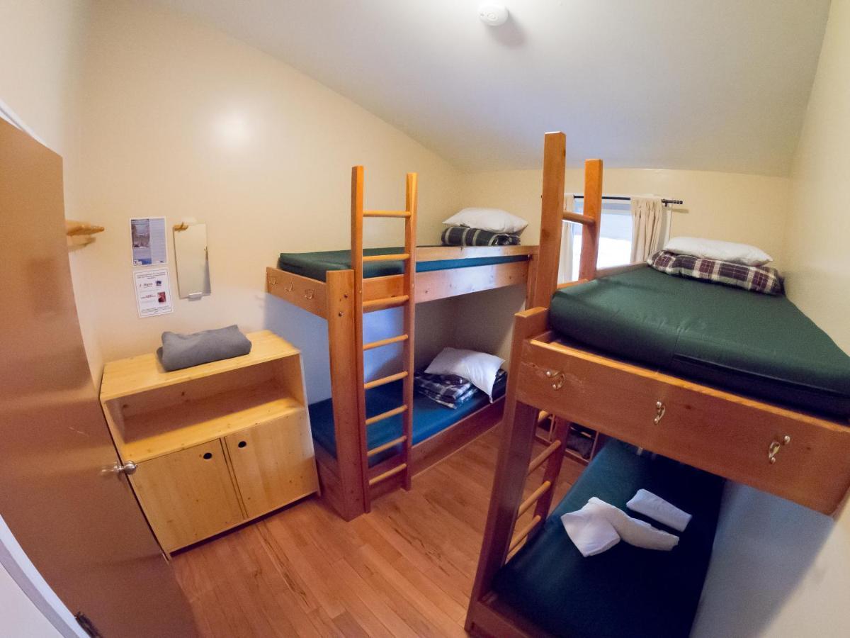 Canmore Alpine Hostel - Alpine Club Of Canada Екстер'єр фото