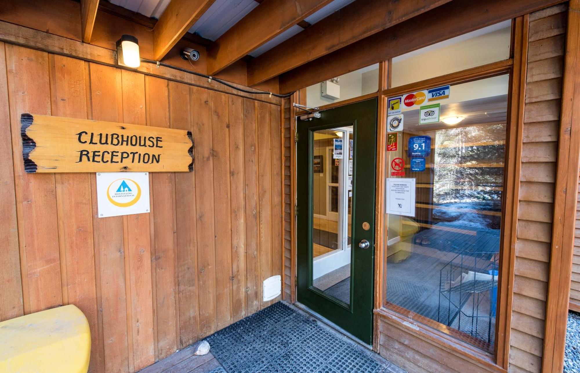 Canmore Alpine Hostel - Alpine Club Of Canada Екстер'єр фото