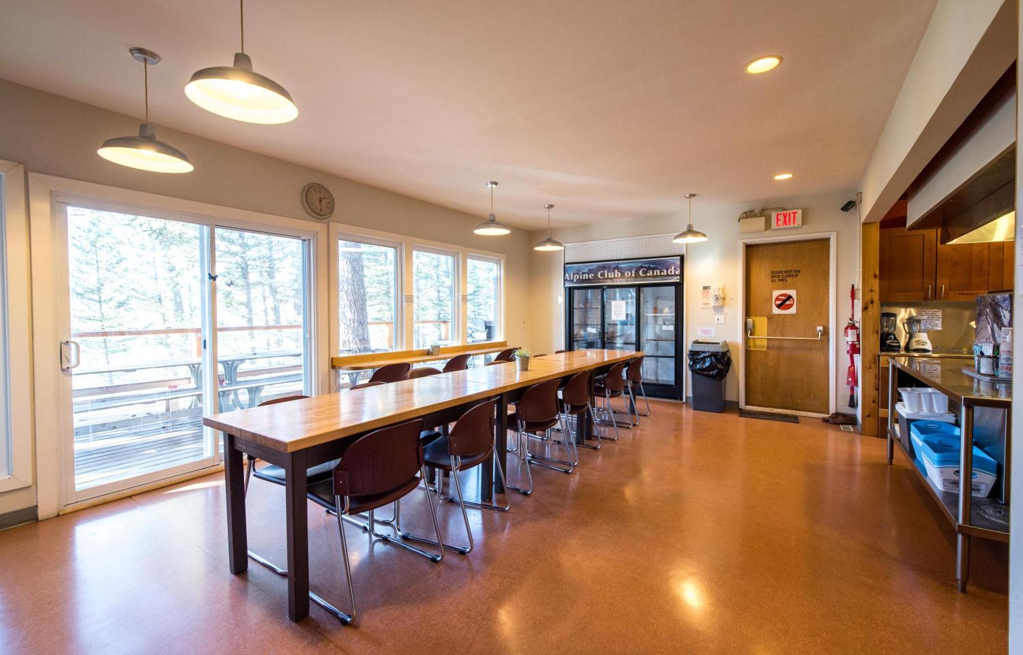 Canmore Alpine Hostel - Alpine Club Of Canada Екстер'єр фото