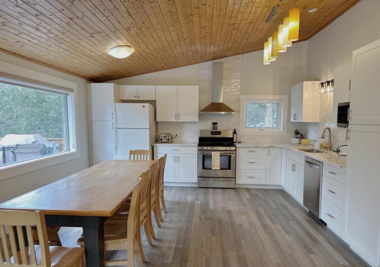 Canmore Alpine Hostel - Alpine Club Of Canada Екстер'єр фото