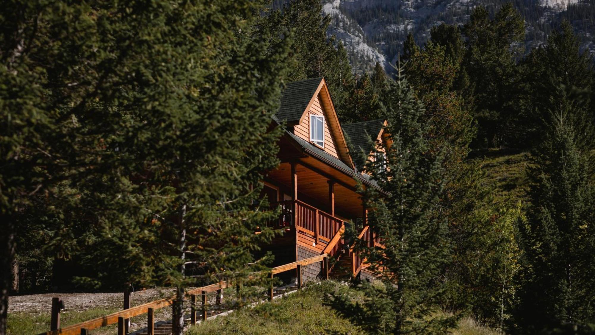 Canmore Alpine Hostel - Alpine Club Of Canada Екстер'єр фото