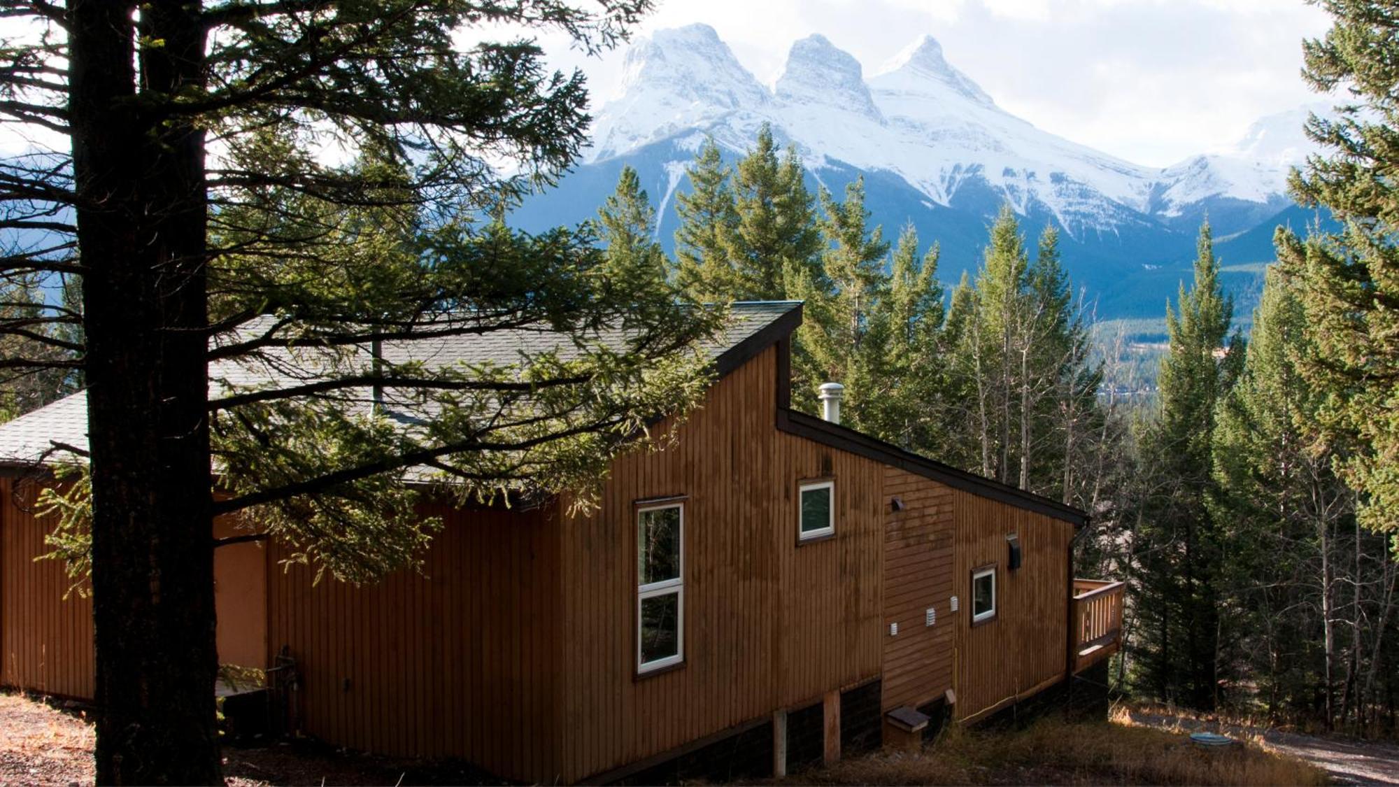 Canmore Alpine Hostel - Alpine Club Of Canada Екстер'єр фото
