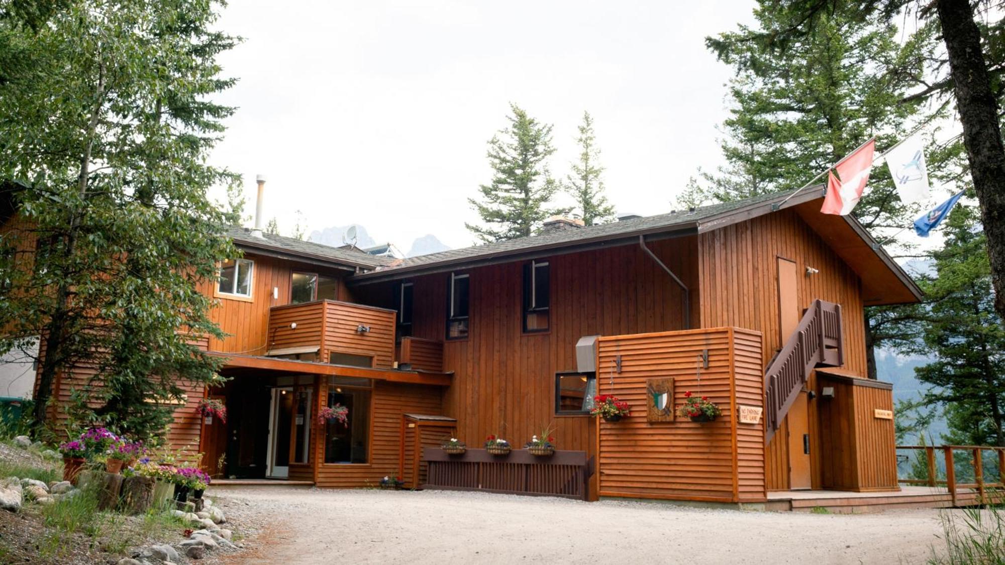 Canmore Alpine Hostel - Alpine Club Of Canada Екстер'єр фото