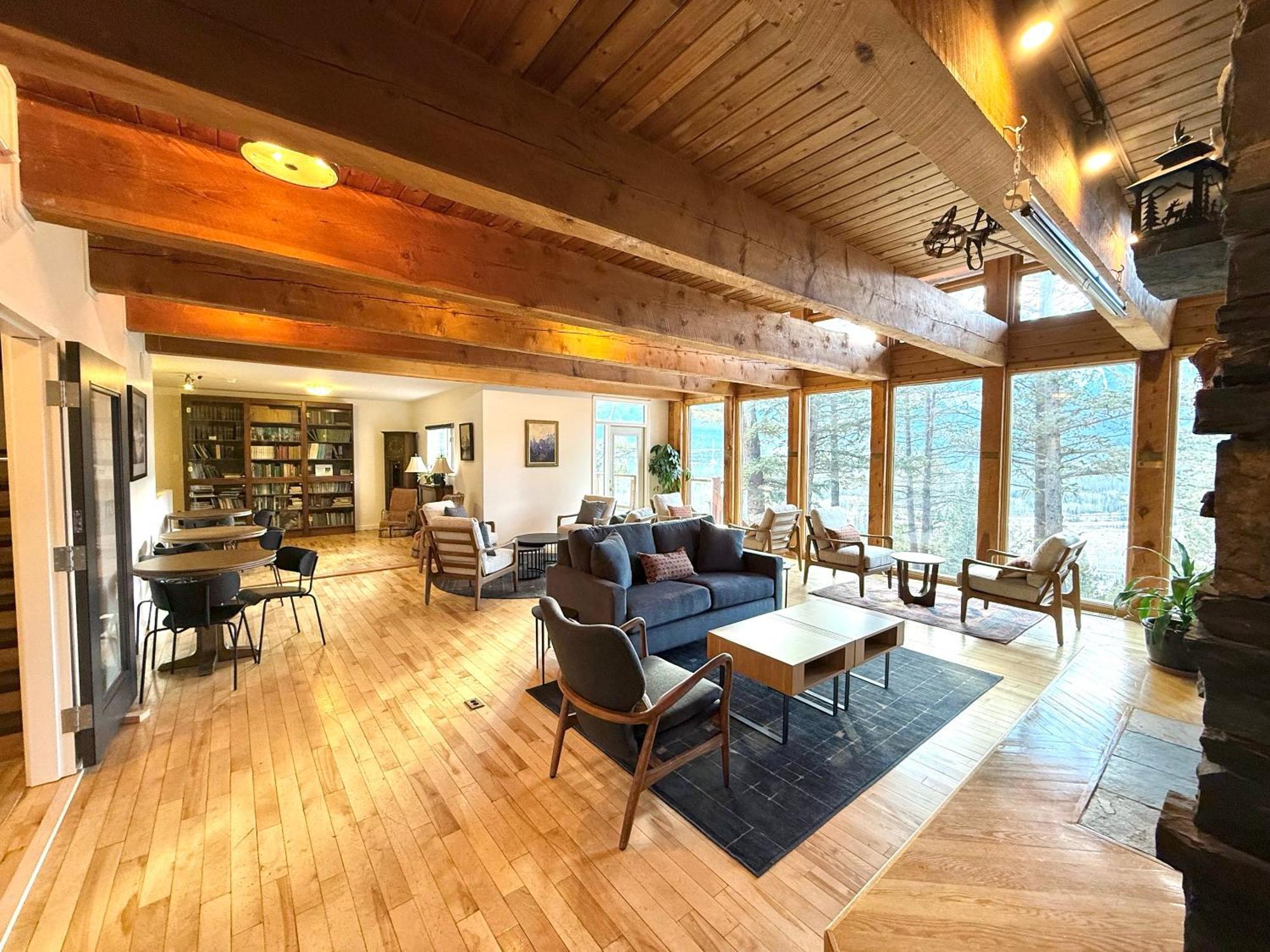 Canmore Alpine Hostel - Alpine Club Of Canada Екстер'єр фото