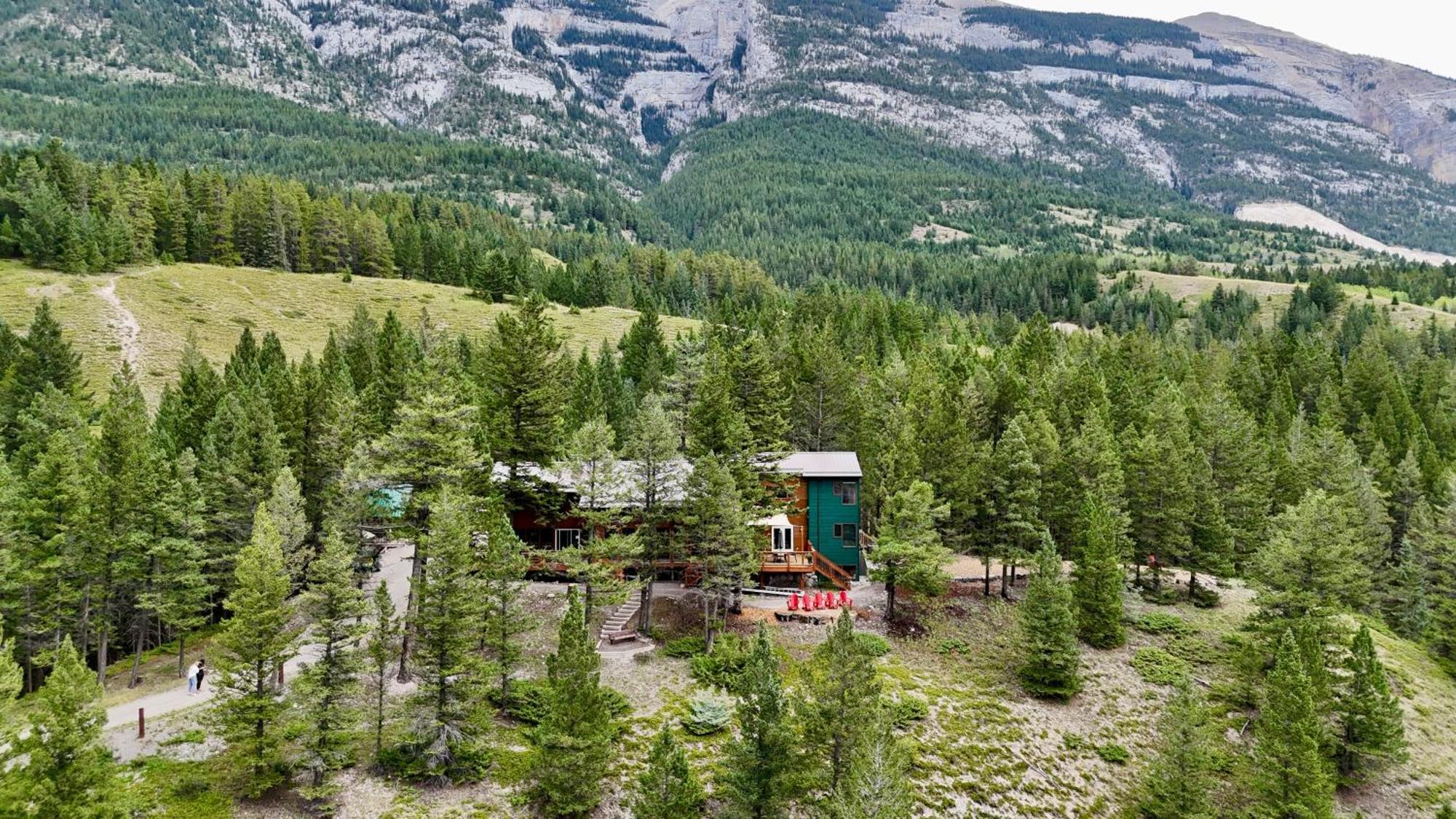 Canmore Alpine Hostel - Alpine Club Of Canada Екстер'єр фото