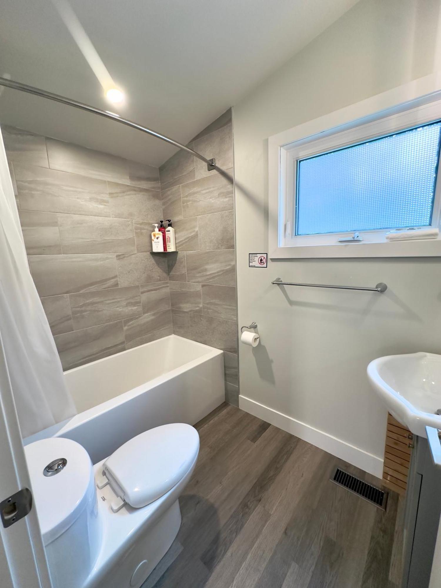 Canmore Alpine Hostel - Alpine Club Of Canada Екстер'єр фото